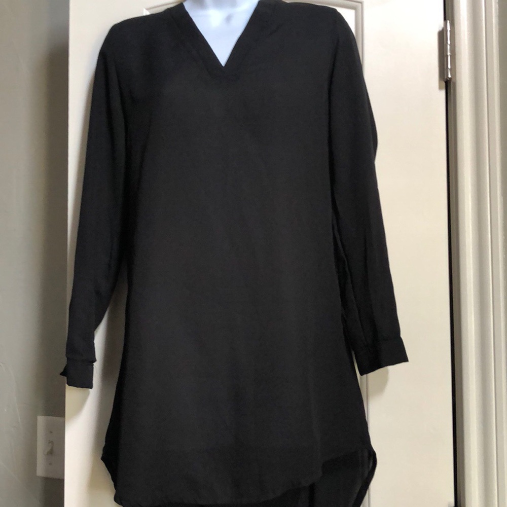 A black loose dress